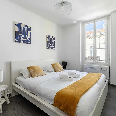 Beautiful In The Center - 2br 6p -