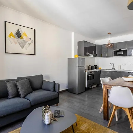Beautiful In The Center - 2br 6p - شقة