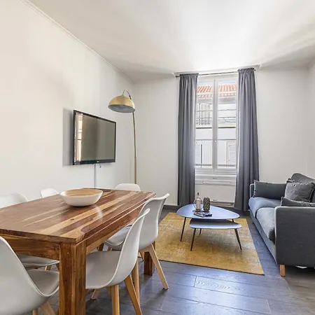 Beautiful In The Center - 2br 6p - شقة